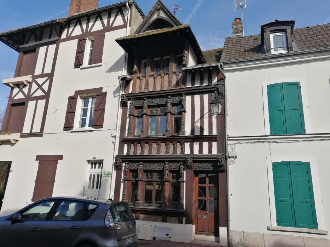 Maison Sculptee Homestay *
